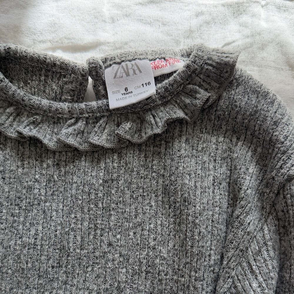 Zara Gray Ribbed Sweater with Ruffle Neck - Picture 2 of 4